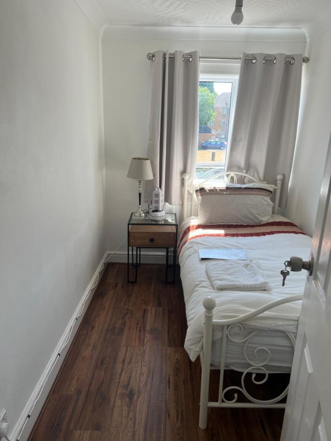 Fellowes Garden Peterborough Dış mekan fotoğraf